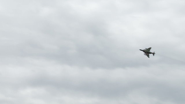 F-4 Phantom 24 3S spins