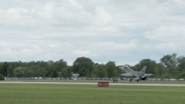 F-16 Falcon landing 24 1