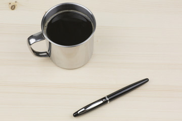 机の上のコーヒー