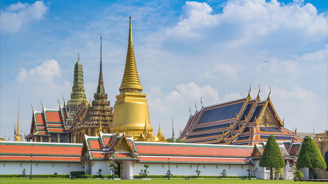 Wat Phra Kaew Famous Temple Of the Emerald Buddha Bangkok, Thailand (Time Lapse)