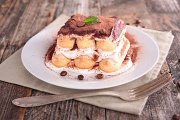 tiramisu cake