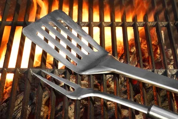 Papier Peint photo Lavable Grill / Barbecue BBQ Tools On The Hot Flaming Grill