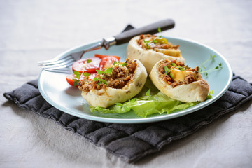 Hefeschnecken mit Sojahack, vegan