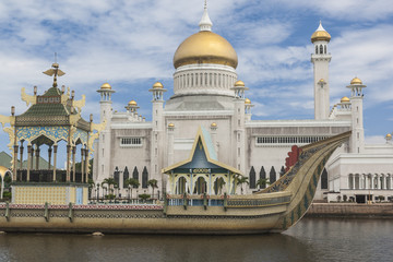 Fototapeta na wymiar Sultan Omar Ali Saifuddin Mosque in Bandar Seri Begawan