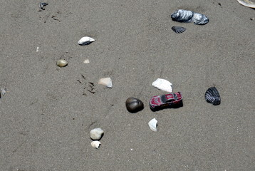 Strandgut - altes Spielzeugauto