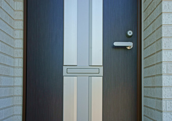 アパートの玄関ドア