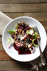 Salad with nuts and beetroot