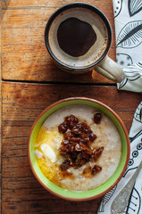 Oatmeal with butter and dates