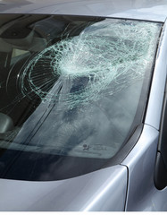 Impact sur un pare brise de voiture