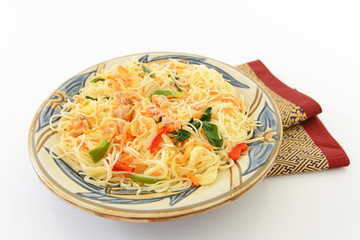 沖縄料理　そうめんチャンプルー　素麺の炒め物