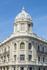 Fototapeta na wymiar Classical building in Barcelona