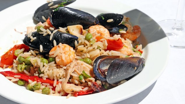 paella rice with mussels and shrimp
