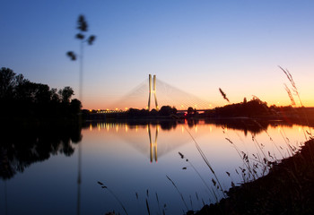Fototapeta na wymiar Wrocław most o zachodzie słońca