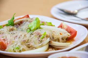 Spicy noodle salad