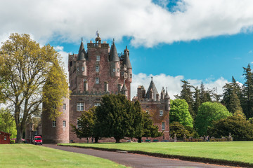 Fototapeta na wymiar Beautiful castle in Scotland