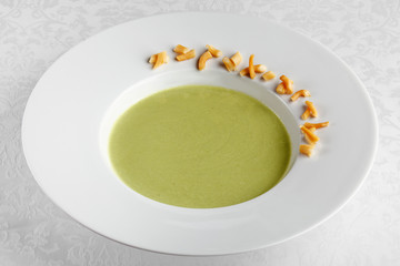 Broccoli cream-soup