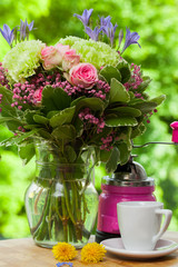 make coffee - Kaffee machen, Kaffeemühle, Kaffeetasse