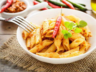 Penne mit Chili-Pesto - Penne with chili pesto