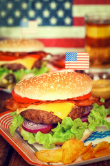 4th of July Picnic Table - Hamburger