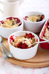 Berry crumble