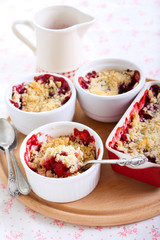 Berry crumble