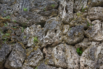 Natursteine / Eine Wand aus Natursteinen