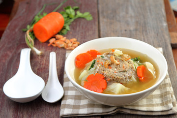 Minced pork wrapped in cabbage soup