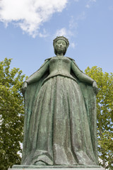 Fototapeta premium Statue of the Queen Dona Leonor de Avis located in Beja, Portugal.