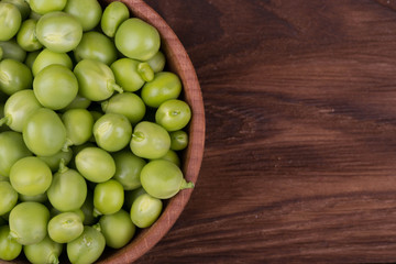 Green peas in a bowl