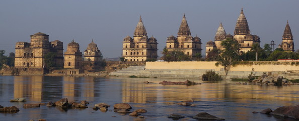 Fototapeta premium Cenotaphs/ Chhatris on the bank of the Betwa River (Orchha)