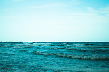 Obraz premium Sea with waves and sky
