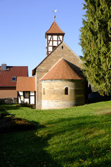 Fototapeta na wymiar romanische Kirche Schkauditz, Burgenlandkreis, Sachsen-Anhalt,