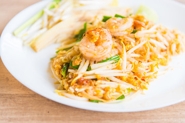 Fried thai noodles