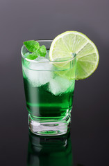 alcoholic cocktail