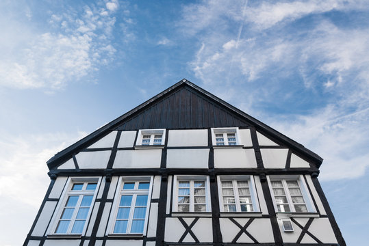 Fassade eines Fachwerkhaus aus dem Jahre 1600 in Deutschland