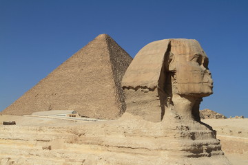 Die Pyramiden und Sphinx von Gizeh in Ägypten 