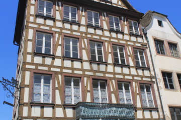 Façades d'immeubles en Alsace