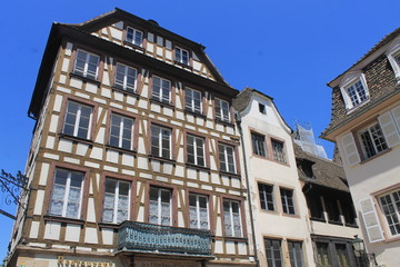 Fototapeta na wymiar Façades d'immeubles en Alsace