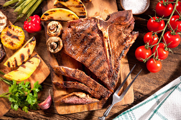 Beef steaks with grilled vegetables