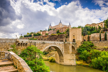 Toledo Spain on the River - obrazy, fototapety, plakaty