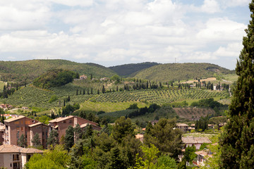 Fototapeta na wymiar view from lookout in San Gimignano of the countyside