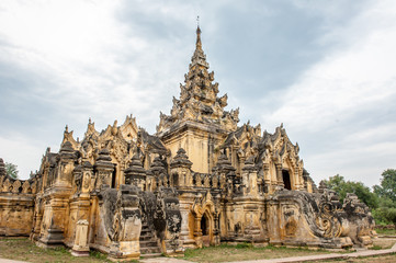Fototapeta na wymiar myanmar temple