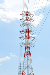 高圧電線の鉄塔
