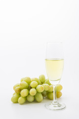 White wine and grapes