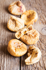 Dried figs