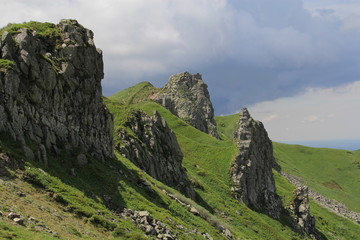 crêtes du Sancy, Dykes volcaniques