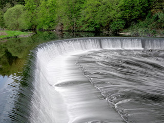 Wasserfall Kaskade in Langzeitbelichtung