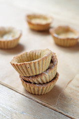 Little homemade oat tarts with whipped cream