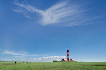 Fototapeta na wymiar berühmter leuchtturm in westerhever,nordsee