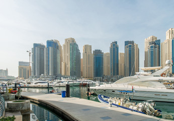 Fototapeta na wymiar Dubai - JANUARY 10, 2015: Marina district on January 10 in UAE, 
